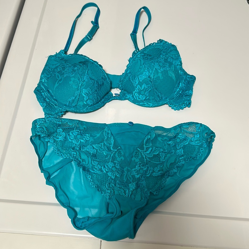 Jezebel teal bra (34A) and panty (S) set